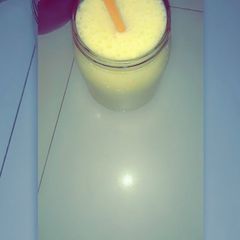 Mango and banana smoothie A picture of Mango and banana smoothie.