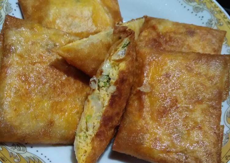 Cara mudah mengolah Martabak telor mini, Lezat