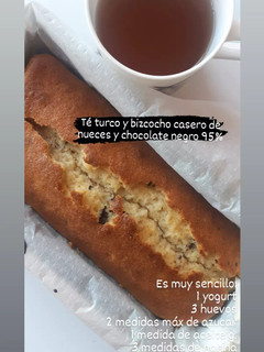 Una foto de Bizcocho de nueces y chocolate negro