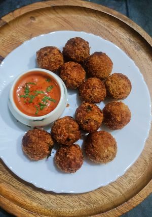 हाई-प्रोटीन क्रिस्पी सोया बॉल्स Protein-packed Crispy Soya Balls रेसिपी मुख्य फोटो