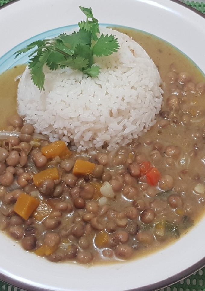 Una foto de Guandules guisado con coco