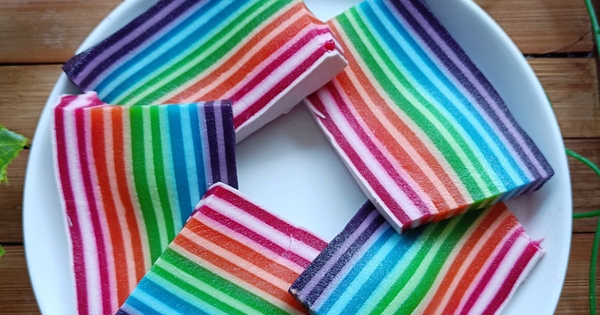 Kue lapis rainbow