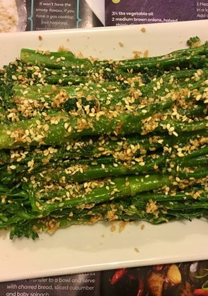 Hình của món Broccoli Goma-ae (Bông cải xanh trộn sốt mè rang của Nhật).