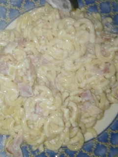 Una foto de Fideos con nata y bacon al estilo la sarrau