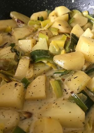 Une photo de Étouffé de pommes de terre et poireaux