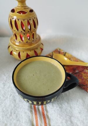Une photo de Soupe de fanes de chou-fleur