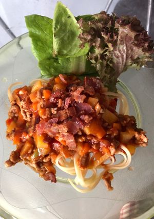 รูปของ สปาเก็ตตี้หมูสับผัดซอสและมันฝรั่ง