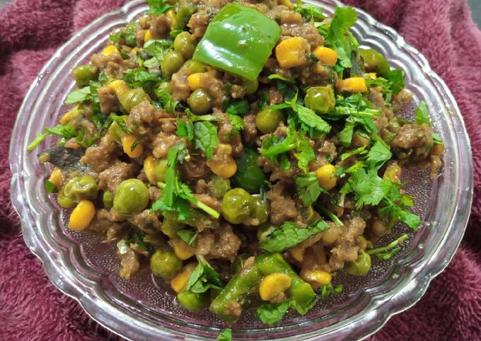 Steps to Prepare Favorite Qeema,Makkai,Matar