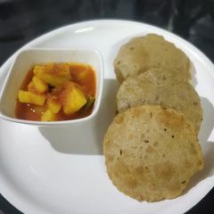 A picture of Masala poori.