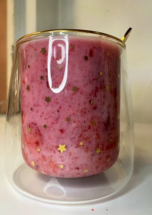Una foto de Leche de Frutilla