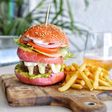 Hamburguesa rosa 🍔 con pan de remolacha | DarixLAB