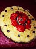 تورتة بكريمة باتسيير وفواكه