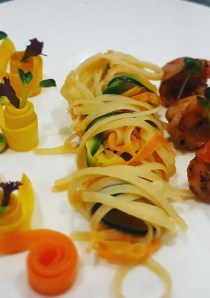 Hình của món Linguine seafood sauce pesto.