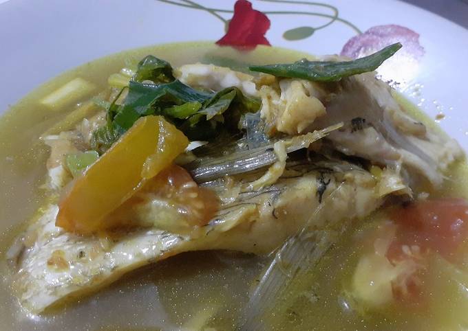 Cara Gampang Menyiapkan Sup Ikan Gurame Kuah Kuning, Lezat Sekali