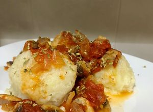 Foto principal de Ñoquis caseros rellenos de mozzarella con salsa de tomate y champiñones🍄