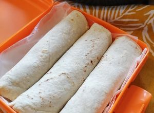 Una foto de Taquitos de huevo con chorizo para llevar