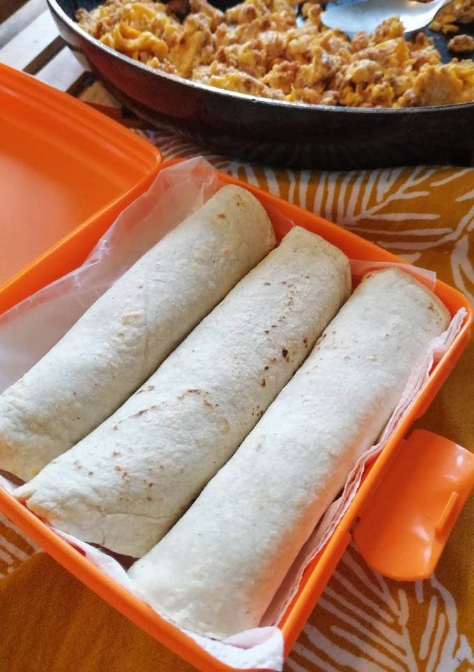 Una foto de Taquitos de huevo con chorizo para llevar