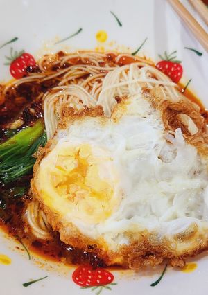 รูปของ บะหมี่ไข่ดาว?
