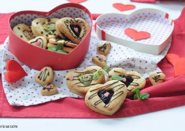 Cuori di biscotti farciti