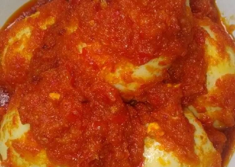 Telur bulat balado