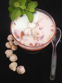 मखाने की खीर (Makhane ki kheer recipe in Hindi) रेसिपी मुख्य फोटो