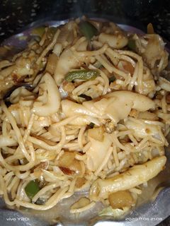 पत्ता गोभी चाऊमिन(Pattagobhi chaumin recipe in Hindi) रेसिपी मुख्य फोटो