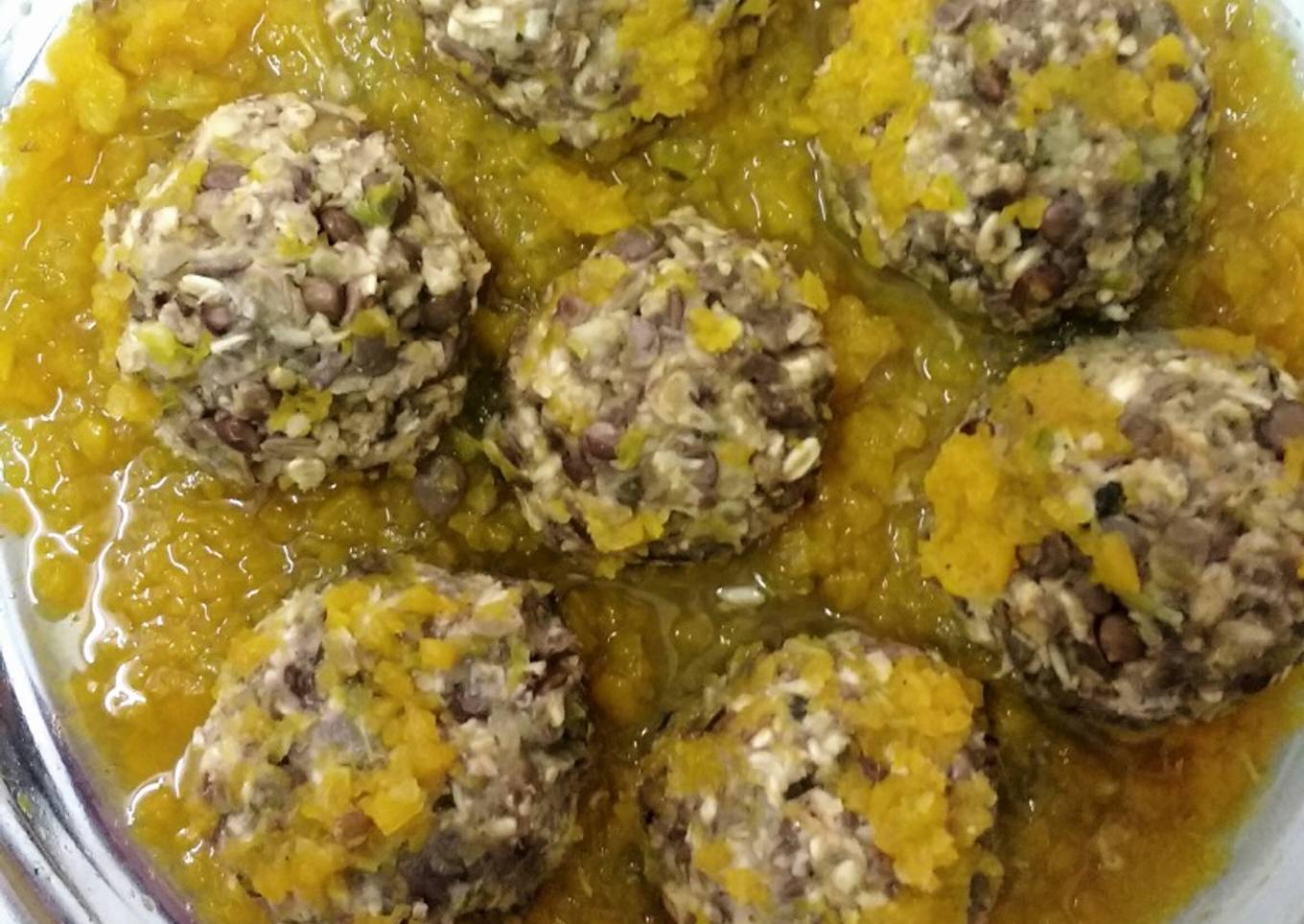 Albóndigas de lentejas con salsa de calabaza (veganas)