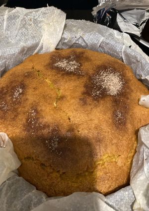 Una foto de Bizcocho de almendra con yogurt griego natural