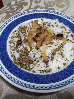 Una foto de 🇱🇧“Mjadra” libanesa vegana 🍚