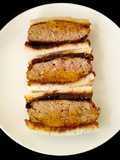 Sándwich con carne picada de cerdo y salsa de ciruelas katsu {menchi katsu, receta japonesa}