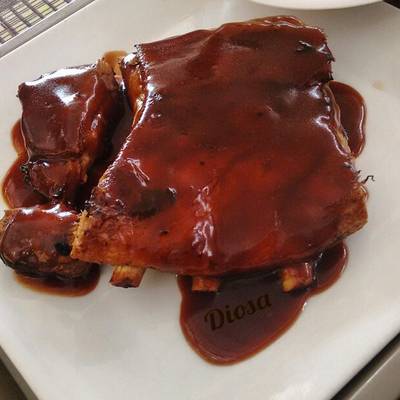 Costillas de cerdo a la parrilla con salsa BBQ Receta de Chef Diosa- Cookpad