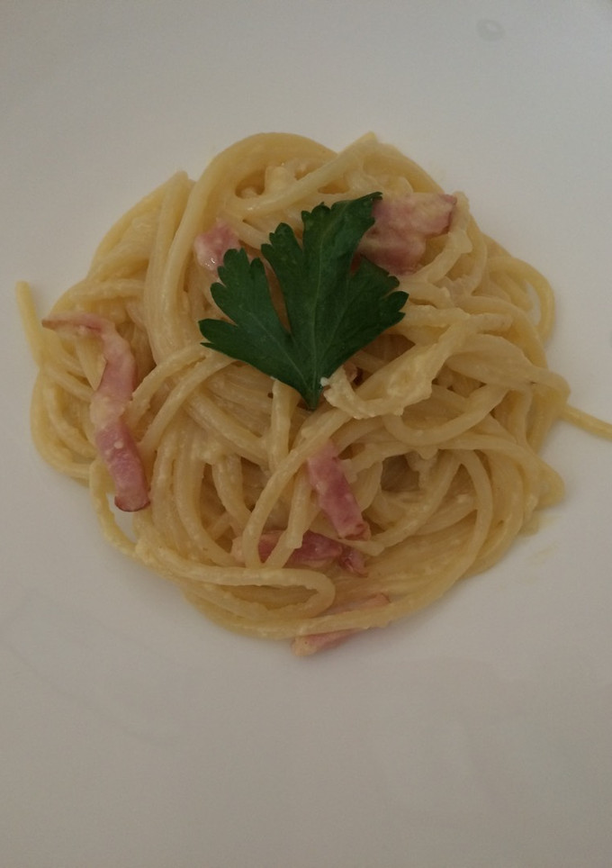 Una foto de Spaguettis a la carbonara
