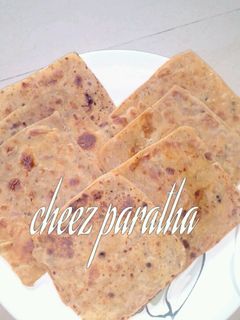 ચીઝ પરાઠા રેસીપી મુખ્ય ફોટો