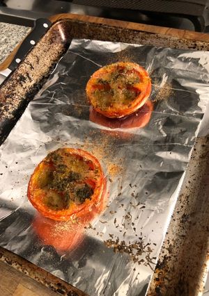 Una foto de Tomates al horno para acompañar las milanesas