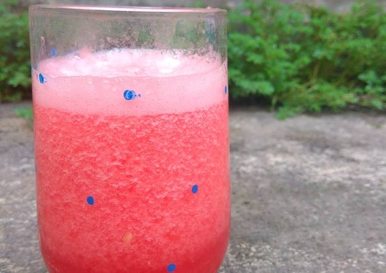 Cara Gampang Menyiapkan Jus semangka seger yang Bikin Ngiler