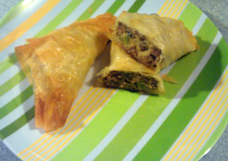 Recipe of Appetizing Beef and cheddar turnovers