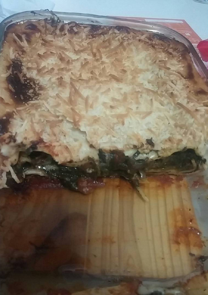Una foto de Lasaña de espinacas y morcilla