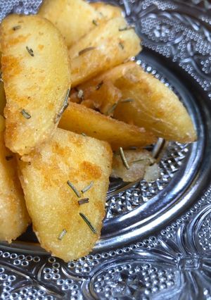 Foto resep Pan Seared Rosemary Potatoes for simple and rich breakfast