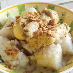 Opor Ayam Lontong রেসিপির প্রধান ছবি