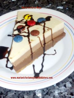 Una foto de Tarta de tres chocolates