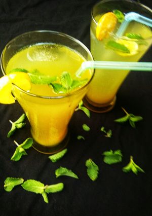 A picture of Fresh mint mojito.
