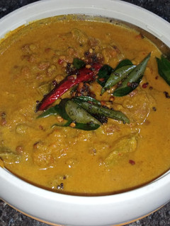 கத்தரிக்காய் காராமணி குழம்பு(brinjal kara kulambu recipe in tamil) செய்முறை முக்கிய புகைப்படம்