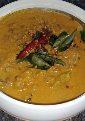 கத்தரிக்காய் காராமணி குழம்பு(brinjal kara kulambu recipe in tamil) செய்முறை முக்கிய புகைப்படம்