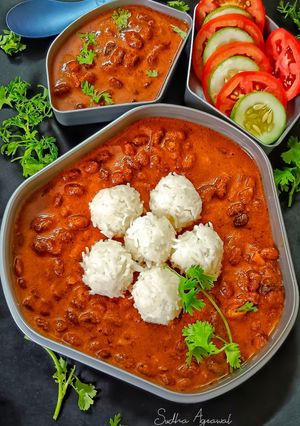राजमा चावल इन लंच बॉक्स (Rajma Chawal in lunch box recipe in hindi) रेसिपी मुख्य फोटो