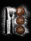 Tortini cioccolatosi con uvetta e pinoli