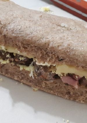 Una foto de Sándwich de solomillo a las hierbas