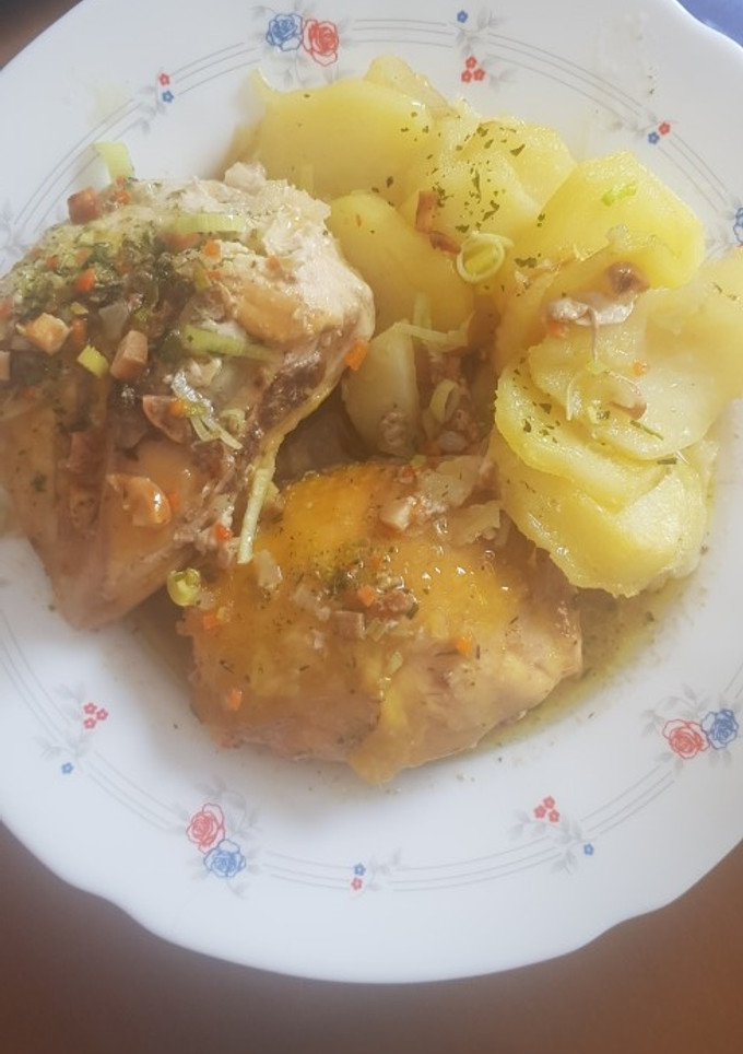 Una foto de Pollo asado con patatas