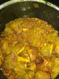 Aloo potoler dalna (Potatoes and pointed gourd curry)
