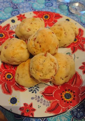 Una foto de Scones de jamón y queso