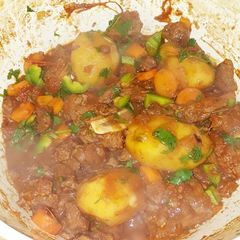 A picture of Beef cooked with Irish Potatoes.